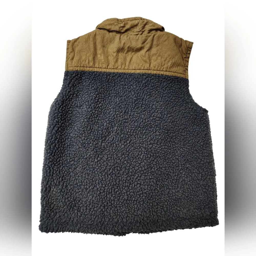 Genuine Kids OshKosh Boys Fleece Utility Vest Pockets Blue Tan Zip Up EUC Sz 4T